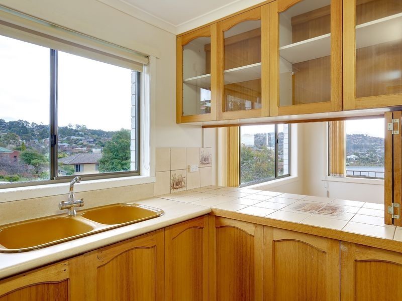 1 Surf Parade, Blackmans Bay TAS 7052