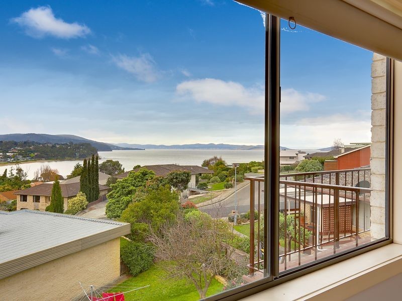 1 Surf Parade, Blackmans Bay TAS 7052
