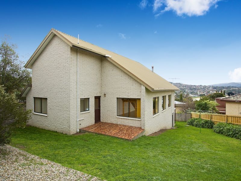 1 Surf Parade, Blackmans Bay TAS 7052