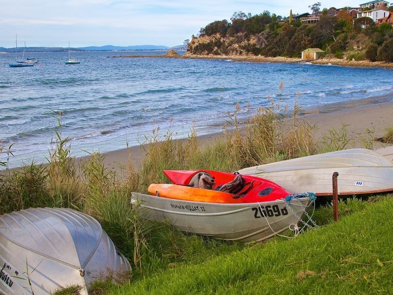 1 Surf Parade, Blackmans Bay TAS 7052