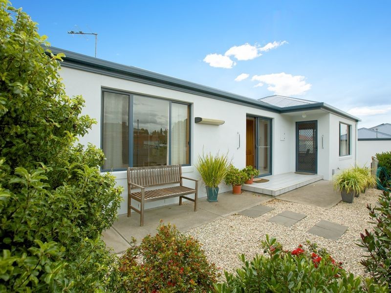 4/100 Augusta Road, Lenah Valley TAS 7008