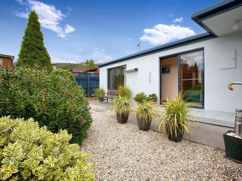 4/100 Augusta Road, Lenah Valley TAS 7008