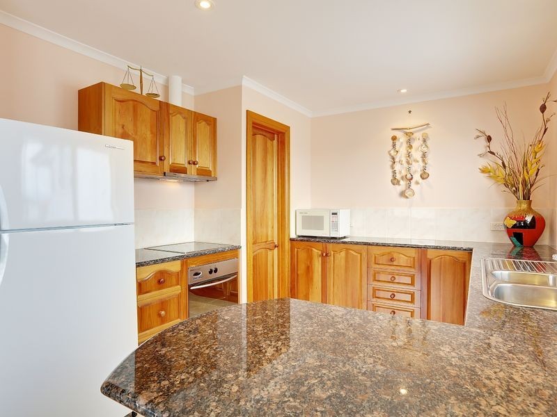 4/100 Augusta Road, Lenah Valley TAS 7008