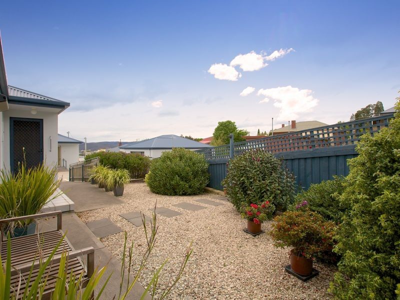 4/100 Augusta Road, Lenah Valley TAS 7008