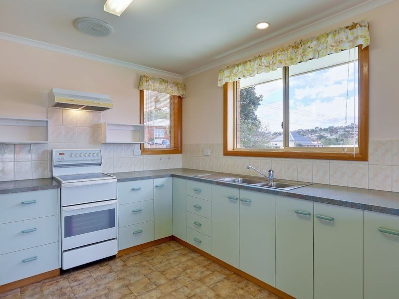 3A Raminea Road, Lindisfarne TAS 7015