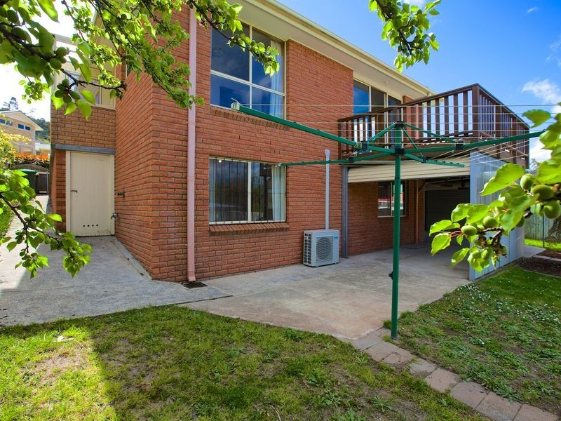 3A Raminea Road, Lindisfarne TAS 7015