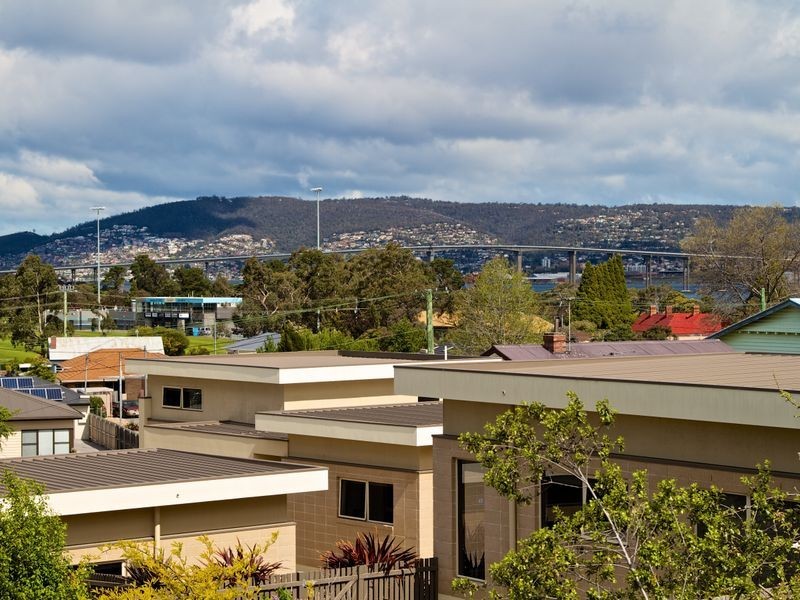 3A Raminea Road, Lindisfarne TAS 7015