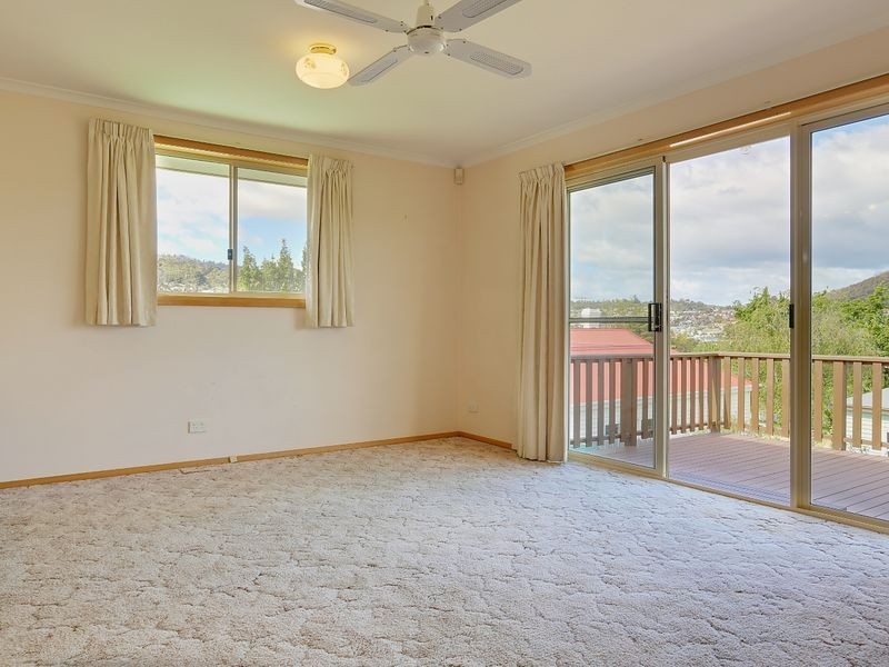 3A Raminea Road, Lindisfarne TAS 7015