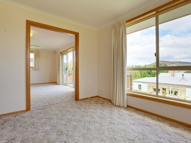 3A Raminea Road, Lindisfarne TAS 7015