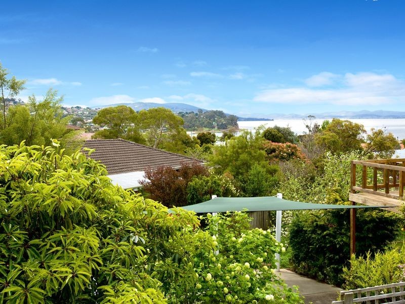 1/3 Seacrest Avenue, Blackmans Bay TAS 7052