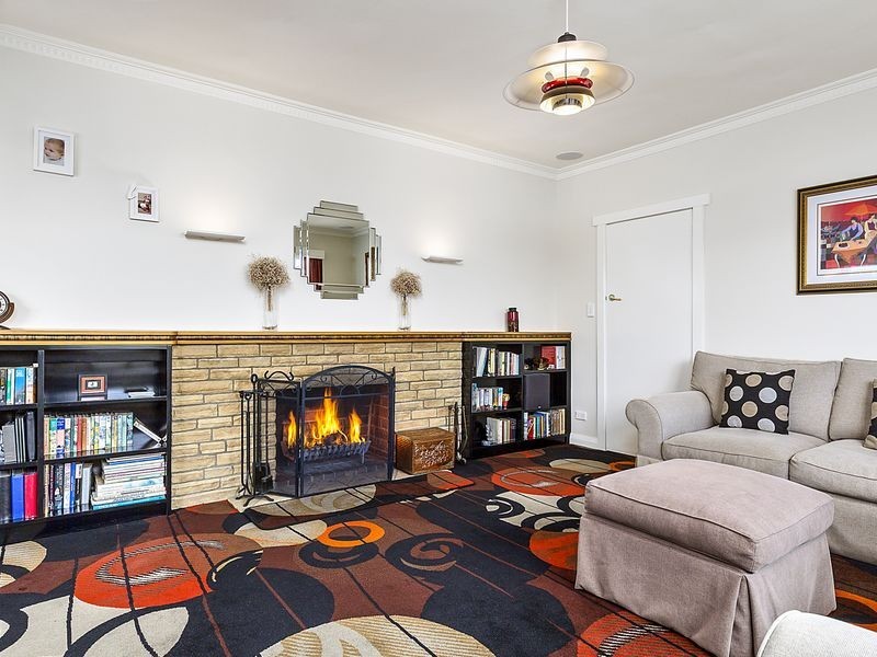5 Paloona Street, Lindisfarne TAS 7015