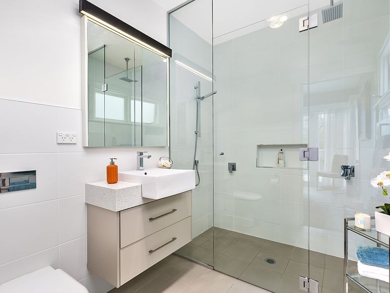 5 Paloona Street, Lindisfarne TAS 7015