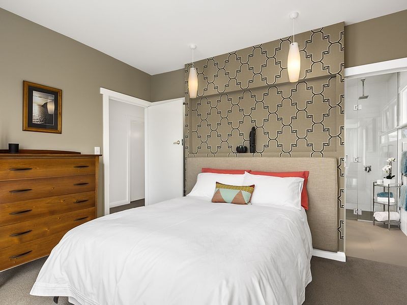 5 Paloona Street, Lindisfarne TAS 7015
