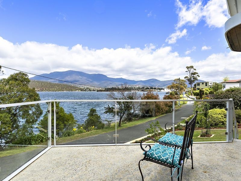 5 Paloona Street, Lindisfarne TAS 7015
