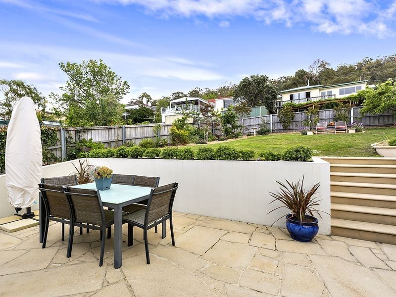 5 Paloona Street, Lindisfarne TAS 7015