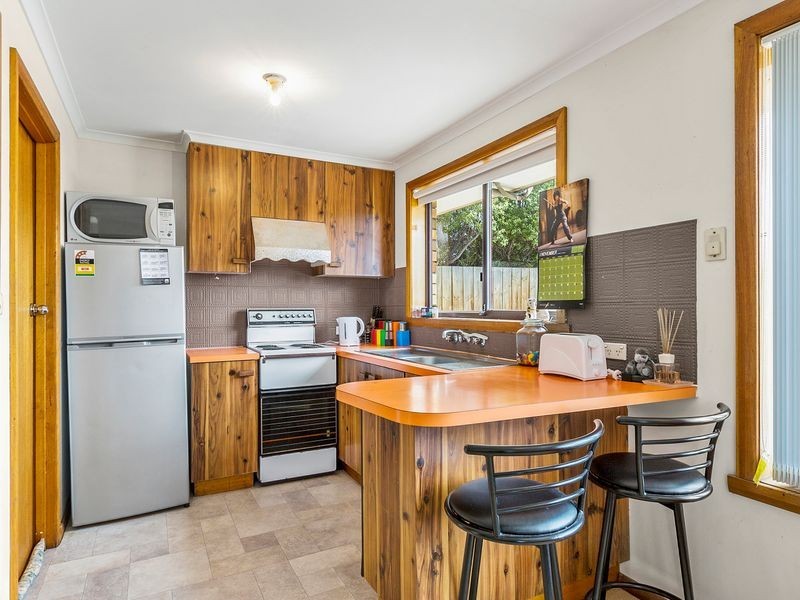 2/77 Giblin Street, Lenah Valley TAS 7008