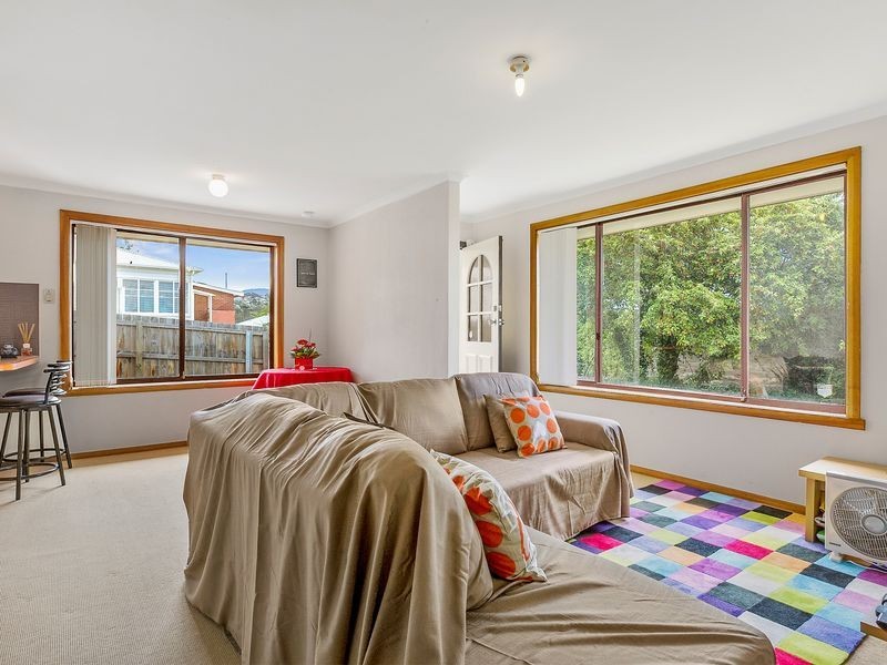 2/77 Giblin Street, Lenah Valley TAS 7008