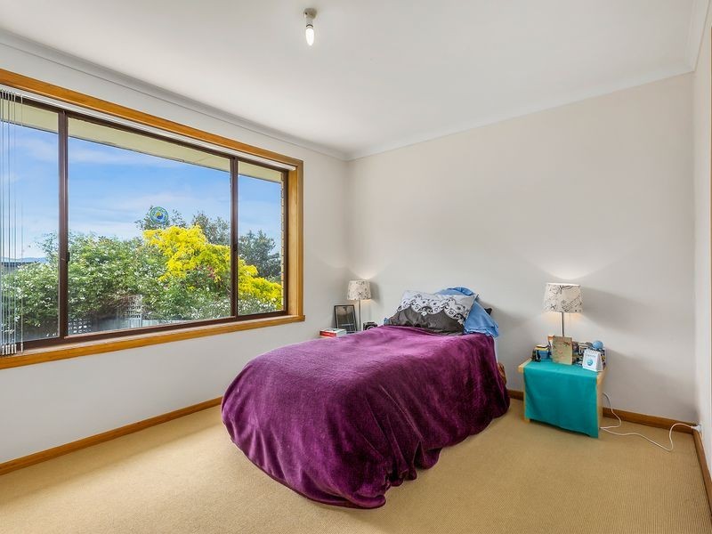 2/77 Giblin Street, Lenah Valley TAS 7008