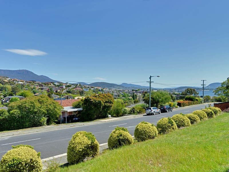 522 Churchill Avenue, Sandy Bay TAS 7005