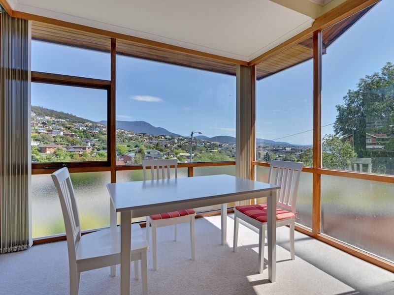 522 Churchill Avenue, Sandy Bay TAS 7005