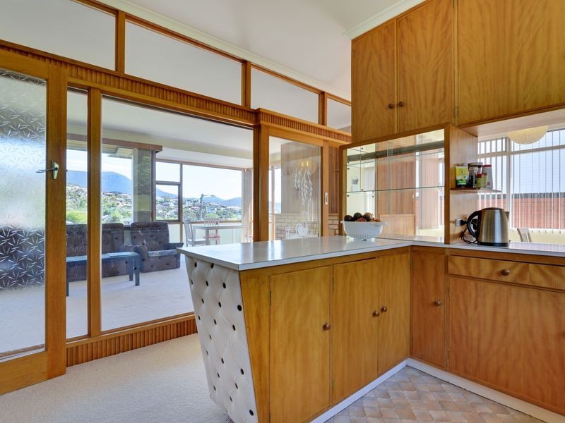 522 Churchill Avenue, Sandy Bay TAS 7005