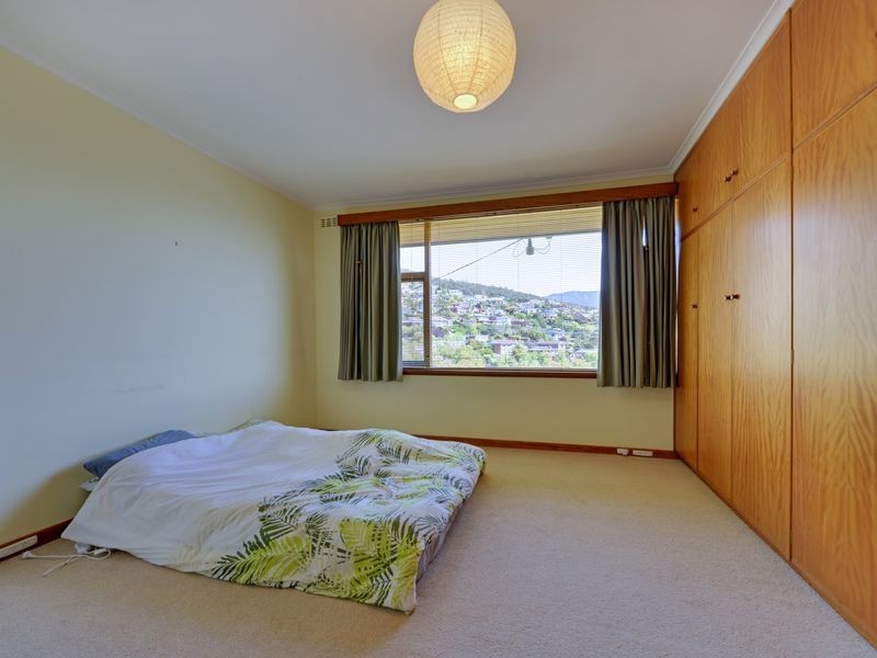 522 Churchill Avenue, Sandy Bay TAS 7005