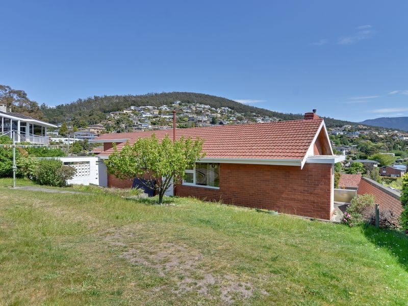 522 Churchill Avenue, Sandy Bay TAS 7005