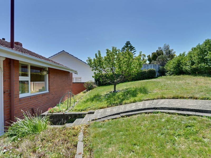 522 Churchill Avenue, Sandy Bay TAS 7005