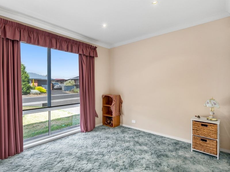 6 Dove Court, Claremont TAS 7011