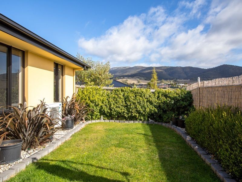 2/301 Main Road, Austins Ferry TAS 7011