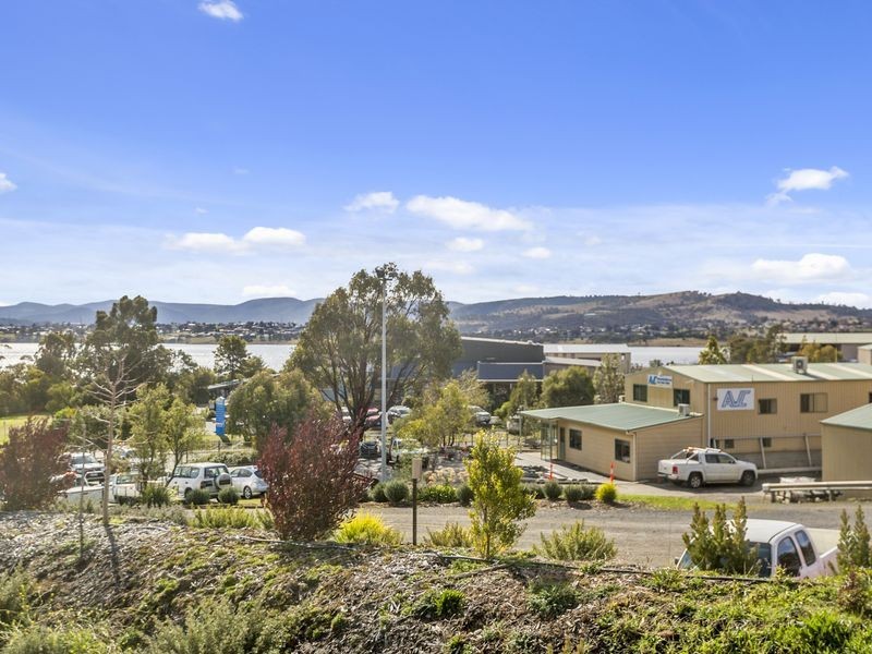 2/301 Main Road, Austins Ferry TAS 7011