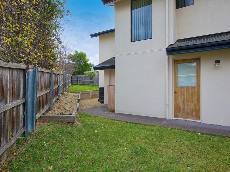 2/8 Kaleno Place, Glenorchy TAS 7010