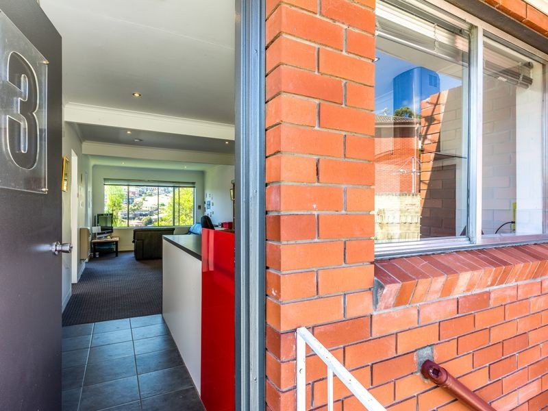 3/10 Wallace Avenue, Lenah Valley TAS 7008