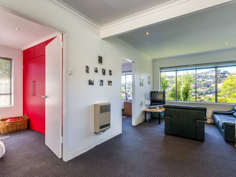3/10 Wallace Avenue, Lenah Valley TAS 7008