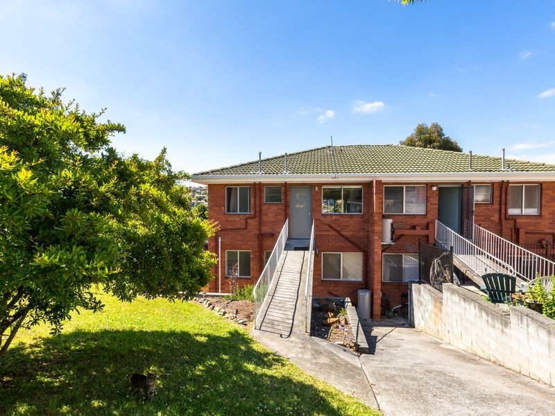 3/10 Wallace Avenue, Lenah Valley TAS 7008