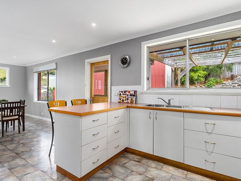 38 Sunshine Road, Austins Ferry TAS 7011
