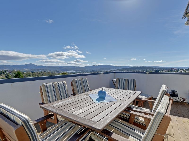 30 Suncrest Avenue, Lenah Valley TAS 7008