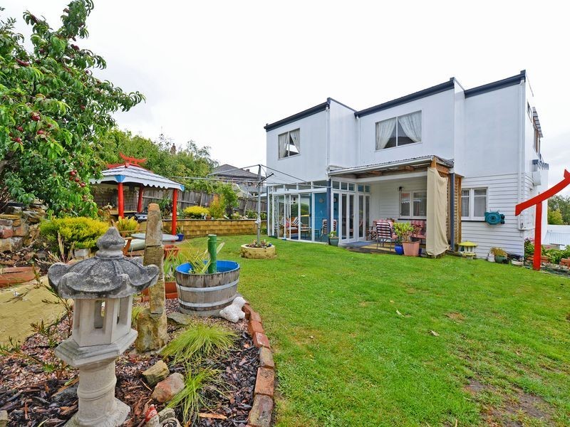 30 Suncrest Avenue, Lenah Valley TAS 7008