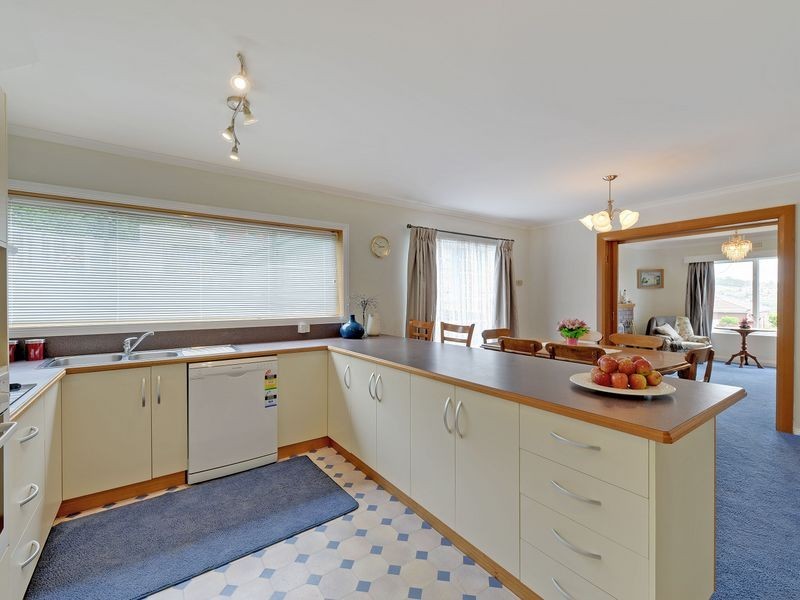 30 Suncrest Avenue, Lenah Valley TAS 7008