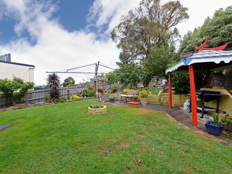 30 Suncrest Avenue, Lenah Valley TAS 7008