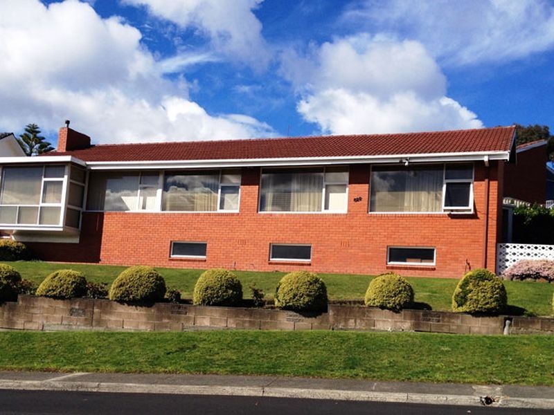 522 Churchill Avenue, Sandy Bay TAS 7005