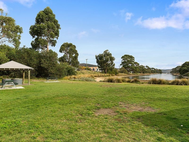26 North Terrace, Lauderdale TAS 7021