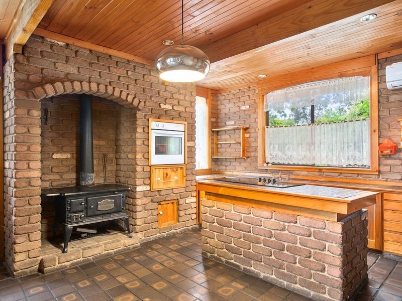 1 Bush Lane, Lower Snug TAS 7054