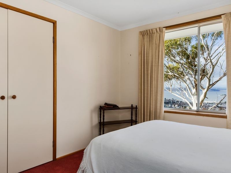 2/18 Chadwick Court, West Hobart TAS 7000