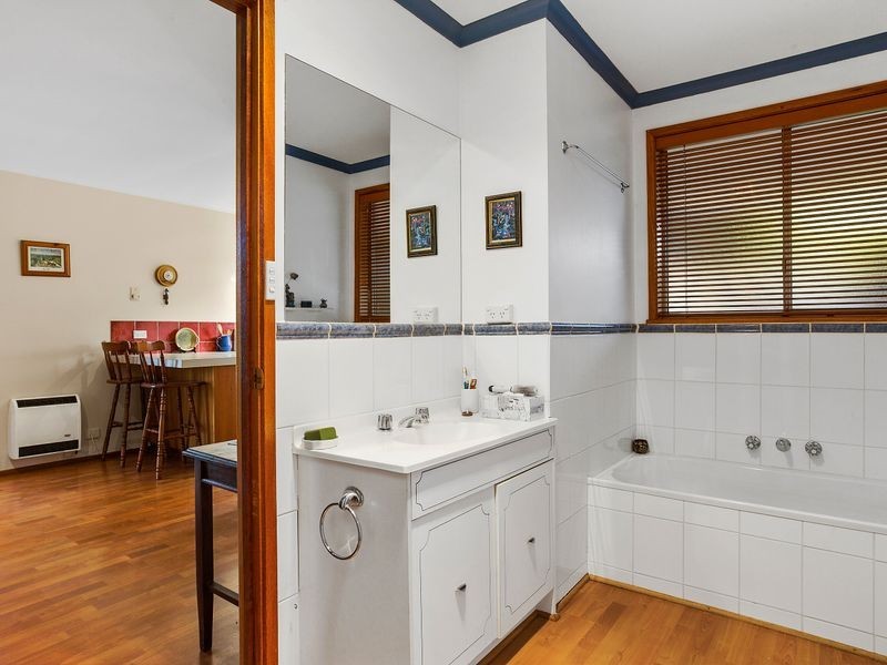 2/18 Chadwick Court, West Hobart TAS 7000
