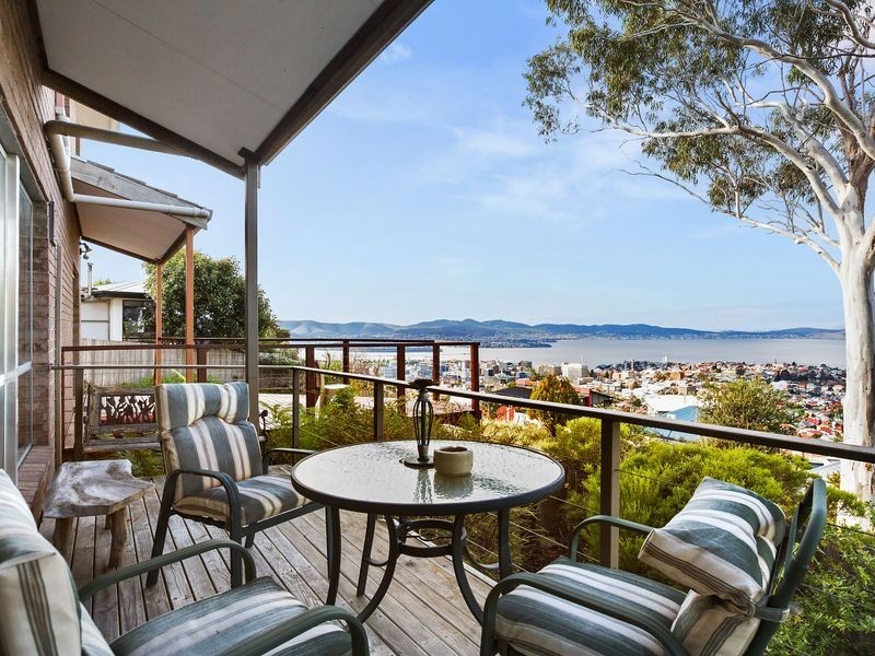 2/18 Chadwick Court, West Hobart TAS 7000