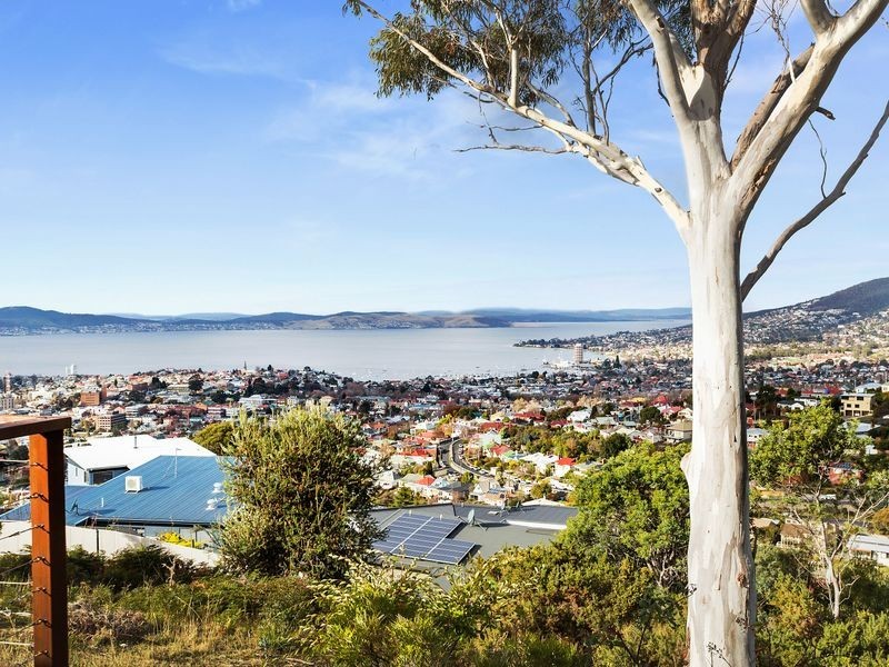 2/18 Chadwick Court, West Hobart TAS 7000