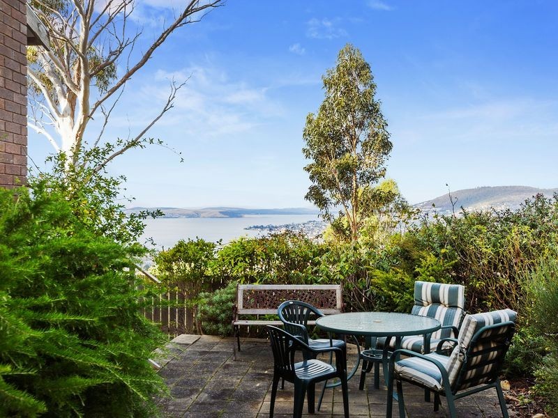 2/18 Chadwick Court, West Hobart TAS 7000