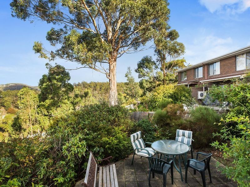 2/18 Chadwick Court, West Hobart TAS 7000