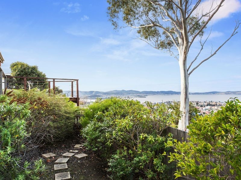 2/18 Chadwick Court, West Hobart TAS 7000